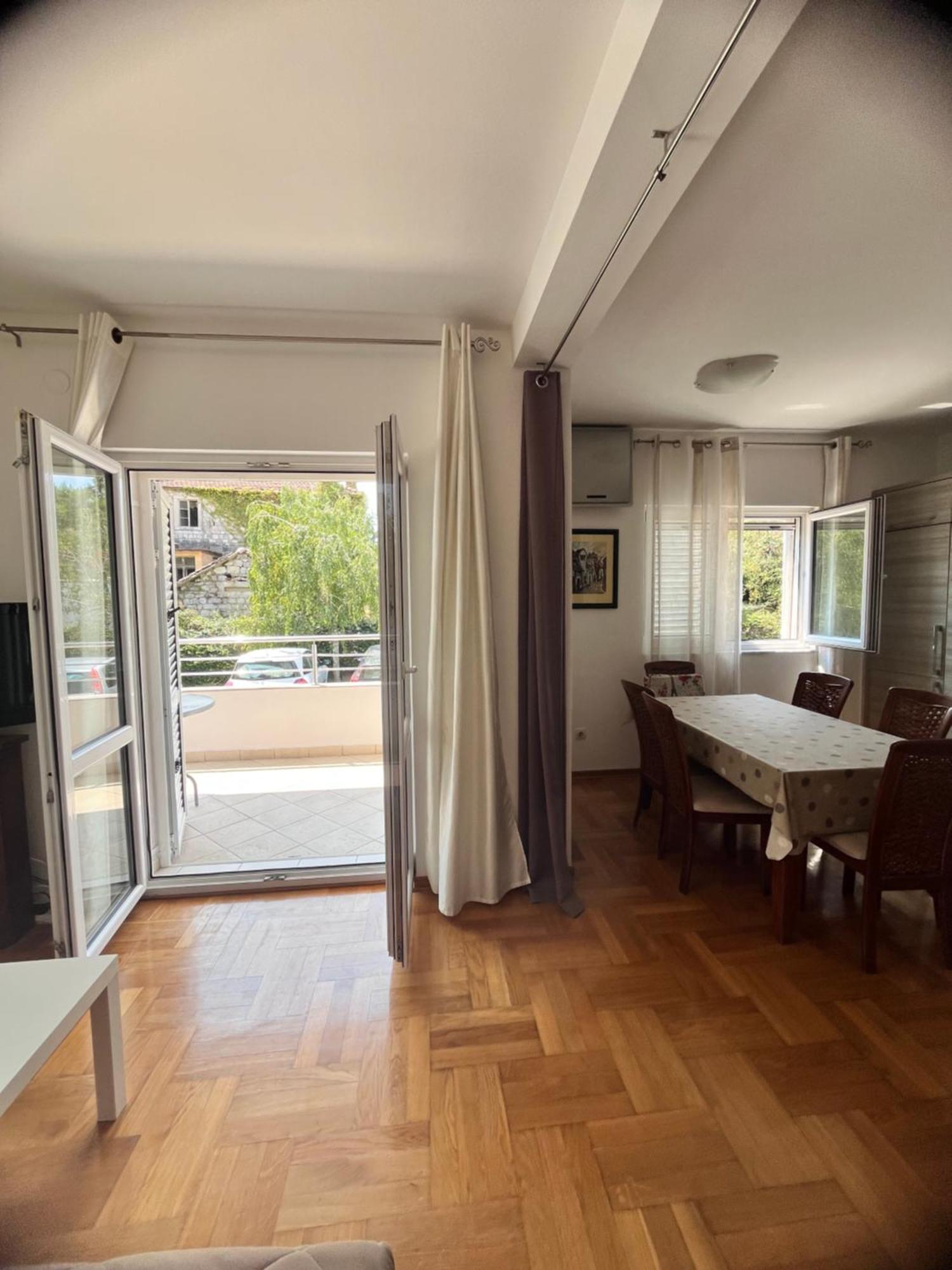 Apartment Belani, Own Parking Tivat Exterior foto