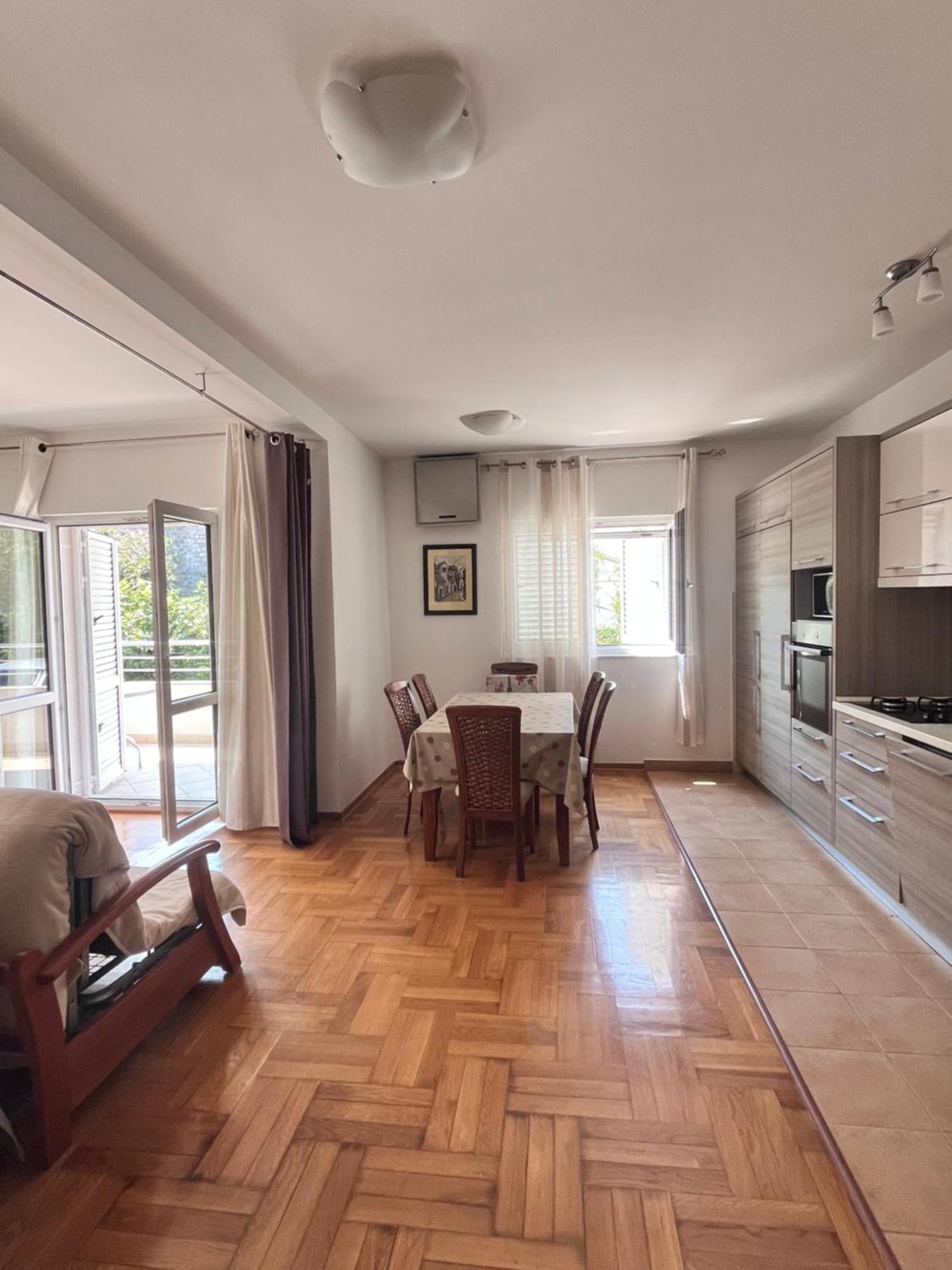 Apartment Belani, Own Parking Tivat Exterior foto